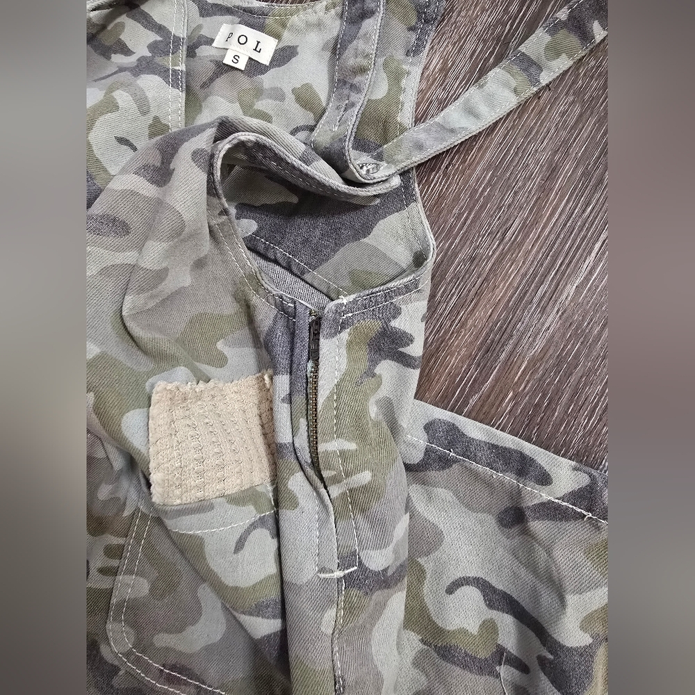 POL Camo Patchwork Overalls Womens Relaxed Fit Utility Jumpsuit, Size S Like New - Picture 3 of 11